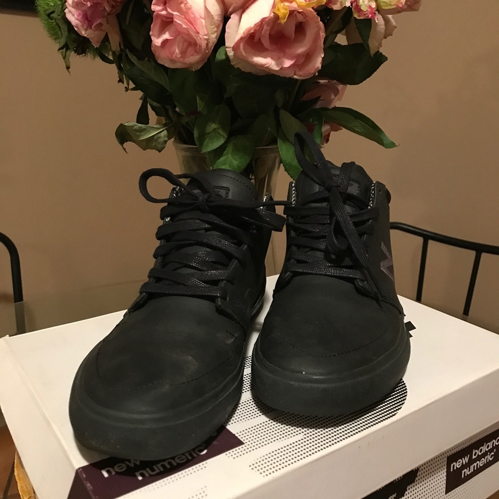Black Leather New Balance Sneakers 8.5